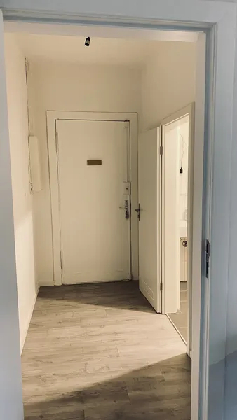 Schöne 2-Zimmer-Wohnung in unmittelbarer Nähe zur U-Bahn Pankstraße Berlin zu vermieten — photo 1